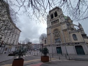 Désinsectisation aux alentours de l'Église royale Sainte-Marie